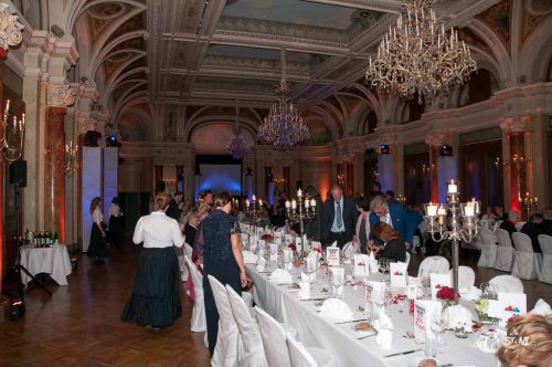 Großer Saal - großes Gala Dinner.