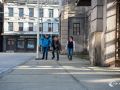 Zombies kommen die Straße entlang