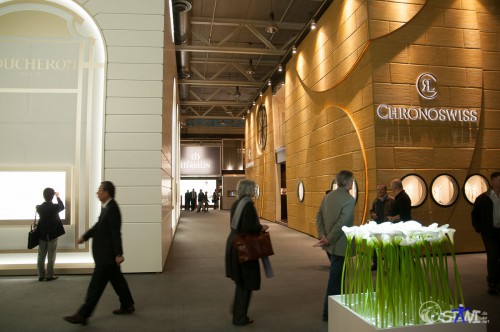 Ausstellung satt.