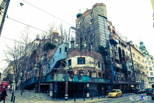 Das Hundertwasserhaus oder auch Kunsthaus Wien, hatte schon bessere Zeiten erlebt.