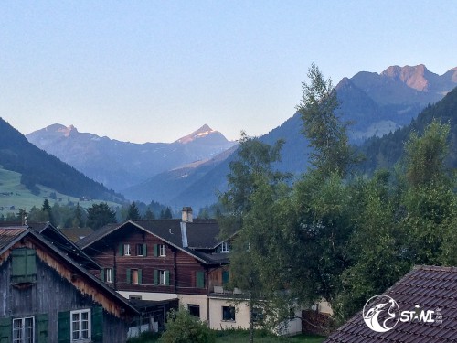Morgendlicher Ausblick auf dem Hotelfenster.