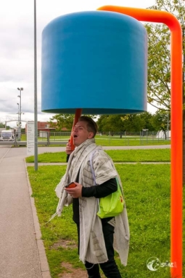 Sascha läutet den Start der Wanderung ein.